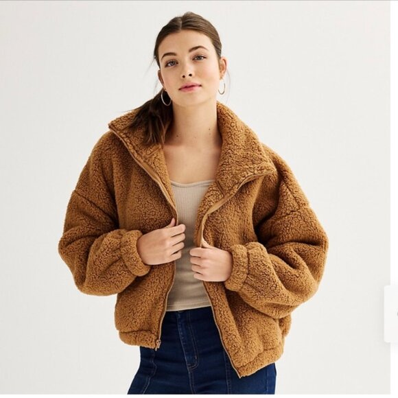 Fuzzy zip up - Picture 1 of 4